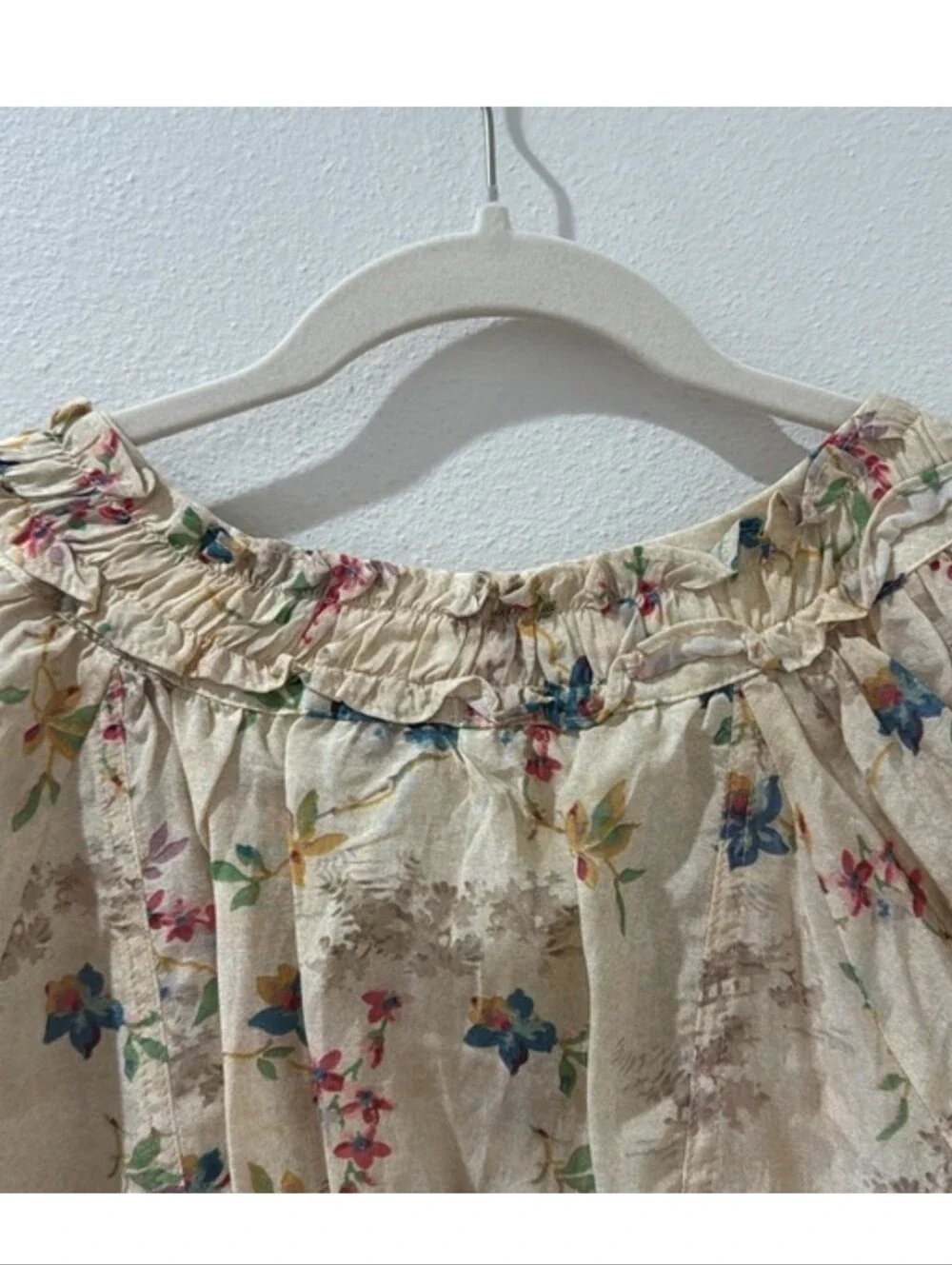 Anthropologie sleeve just detailing